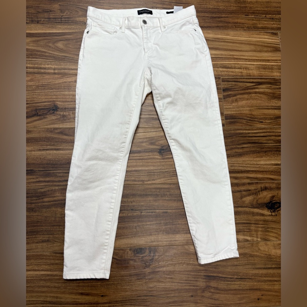 Banana Republic white skinny jeans, size 28P